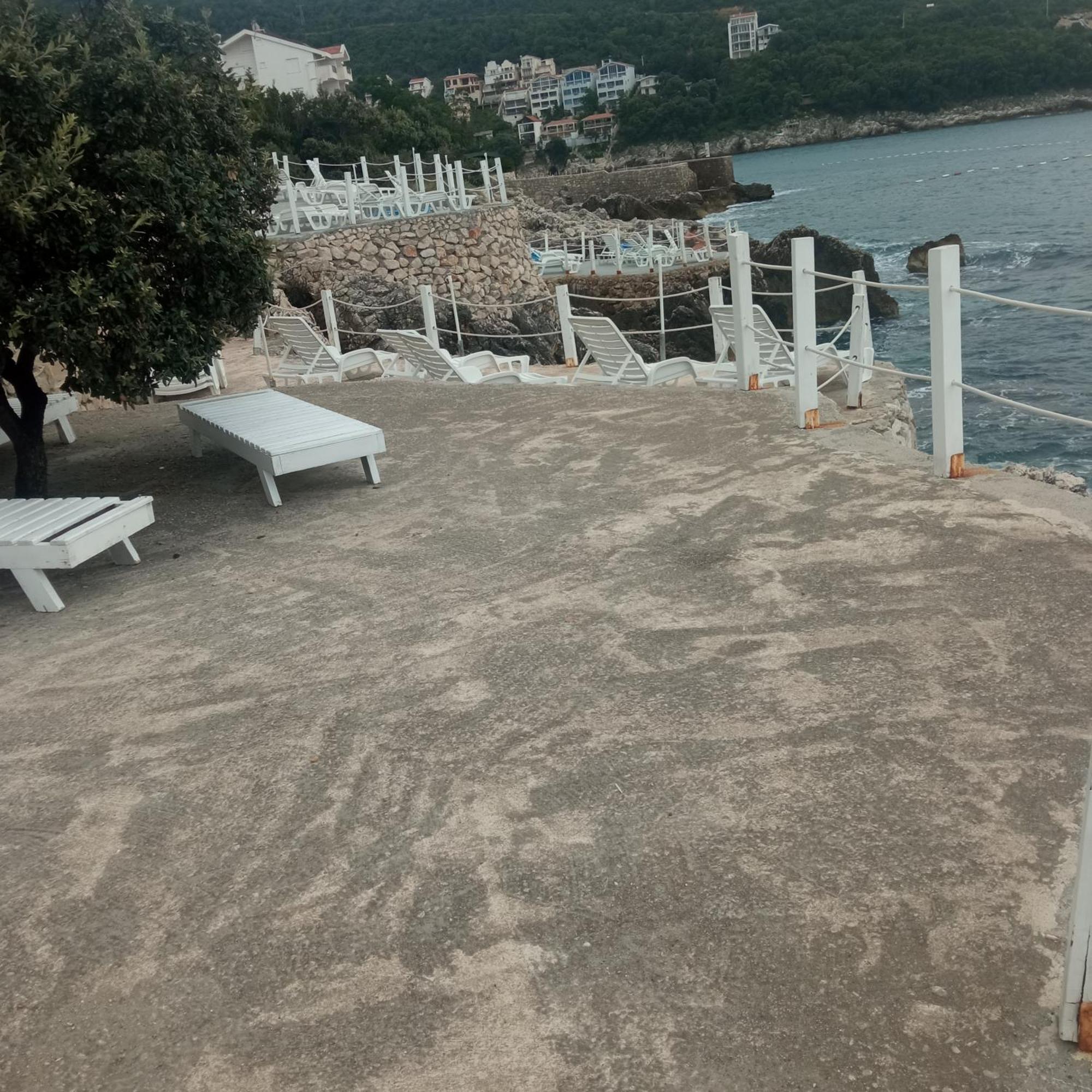 Apartmani Lux Sea 우체하 외부 사진